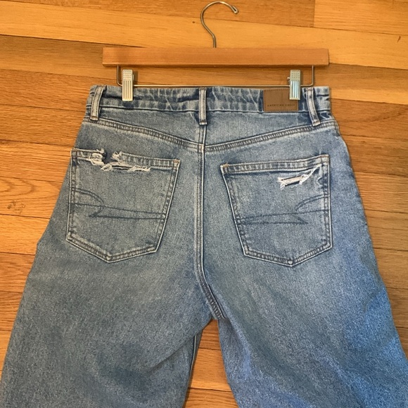 AE Stretch Curvy Super High-Waisted Baggy Straight Jean - Picture 4 of 7